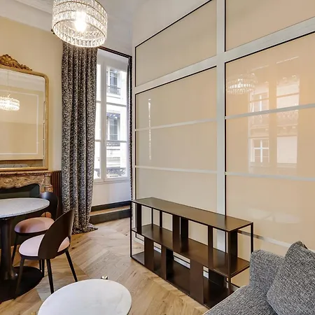 Pick A Flat's In La Madeleine-opera - Rue De L'arcade * Paris